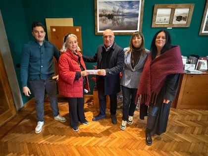 Gli esercenti del luna park a fianco di Semplicemente Odv 