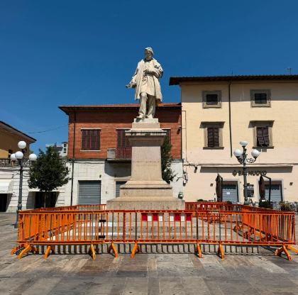 Atto vandalico in piazza Montanelli, l'intervento della Giunta comunale