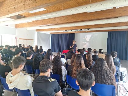 Papà Gianpietro emoziona Fucecchio, la storia di Ema PesciolinoRosso