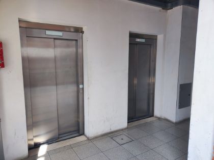 Chiusura degli ascensori per manutenzione e collaudo