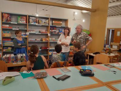 emma donnini in biblioteca